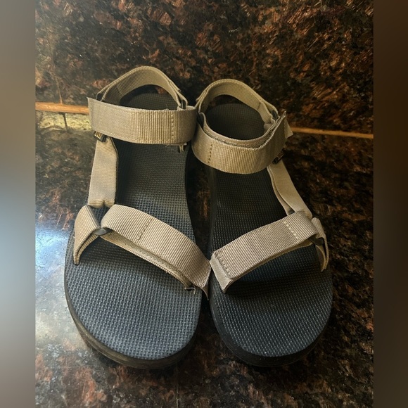 TEVA original universal sandals 9